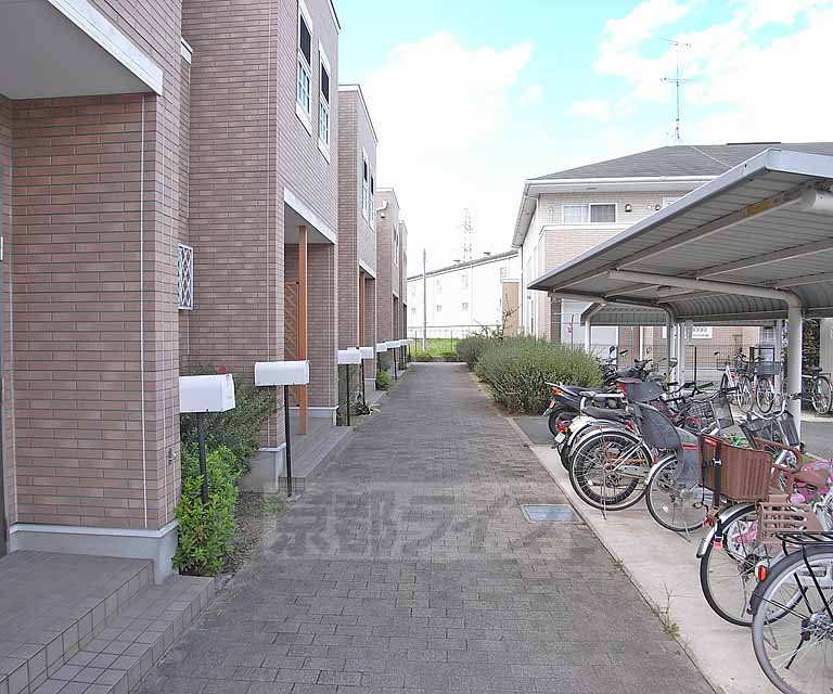 その他共有部分　建物周りも綺麗に整備されています。