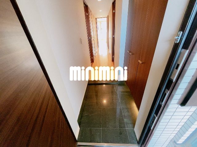 玄関　すっきりとした玄関です。