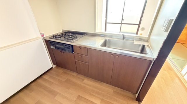 キッチン　広々使える快適な調理スペースです♪