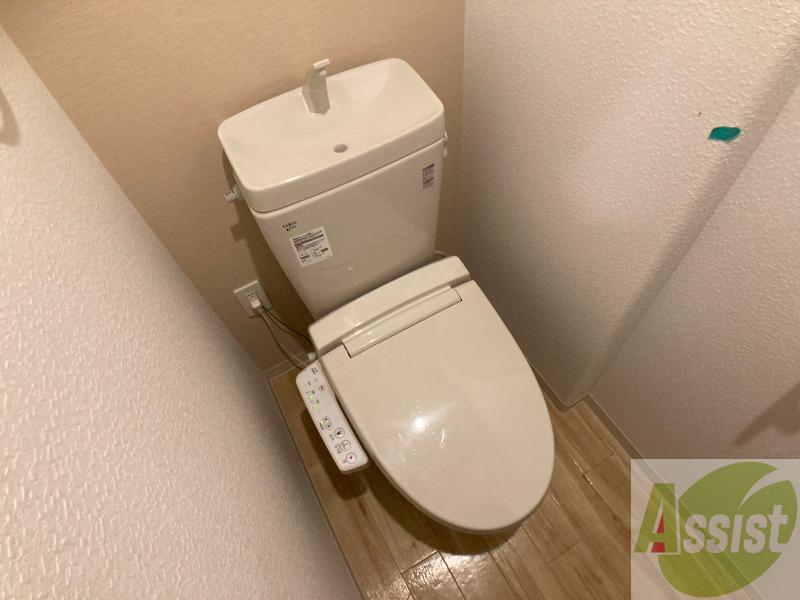トイレ　ウォシュレット機能がついたトイレ。安心して使用できますね。
