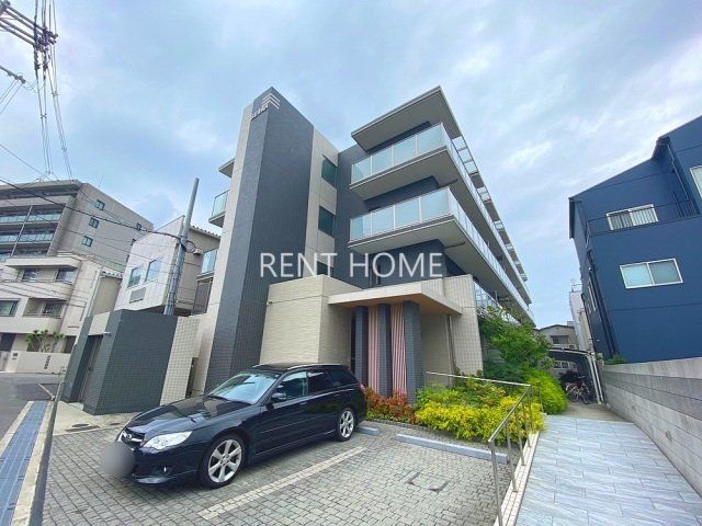 建物外観　鉄筋コンクリート造　４階建