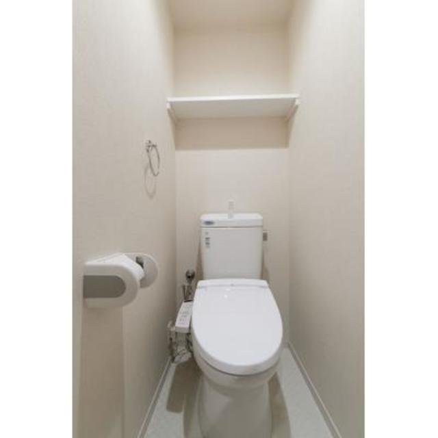 トイレ　※写真は同タイプ住戸です。