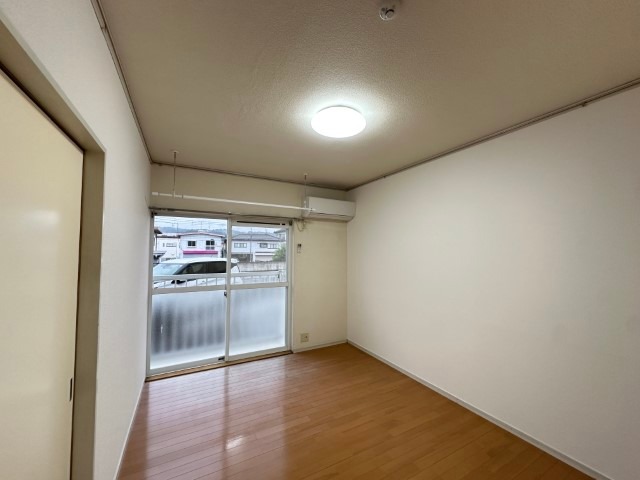 エステートピア八千代の居間写真
