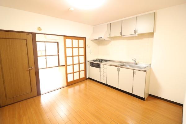 モアグレイス所沢の居間写真