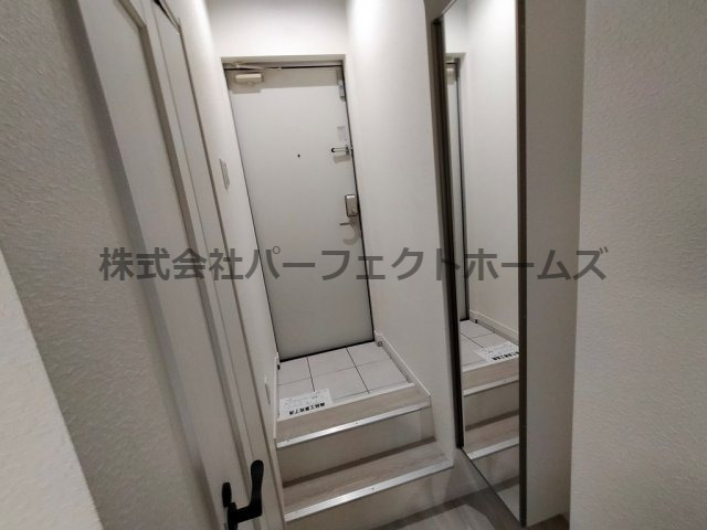 玄関　全身姿鏡付きの玄関！