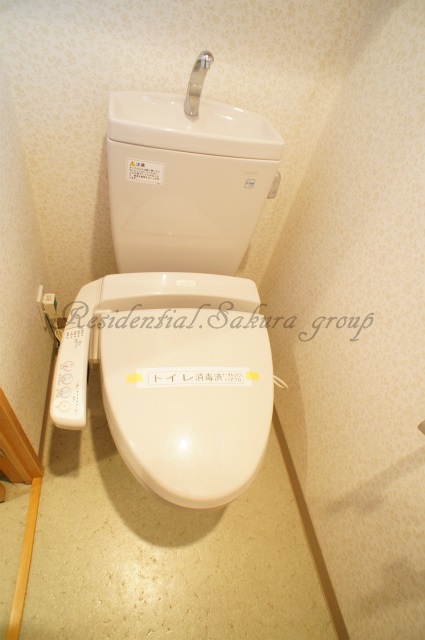 トイレ　落ち着いた色調のトイレです♪
