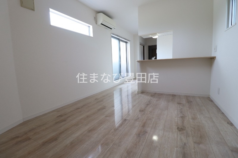居室・リビング　同型別部屋写真