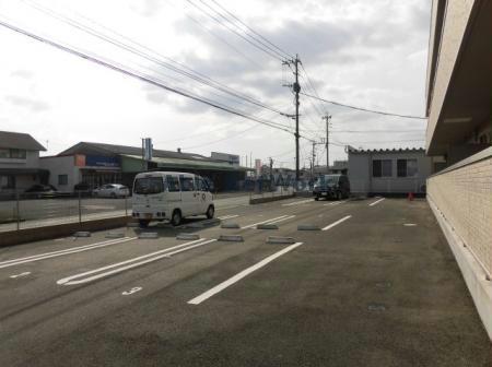 駐車場　駐車場