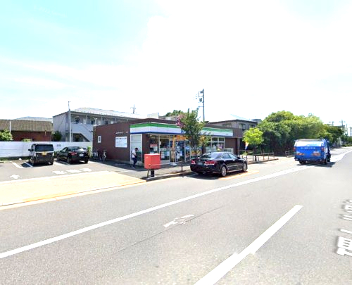 コンビニ　ファミリーマート 足立平野店（コンビニ）まで702m