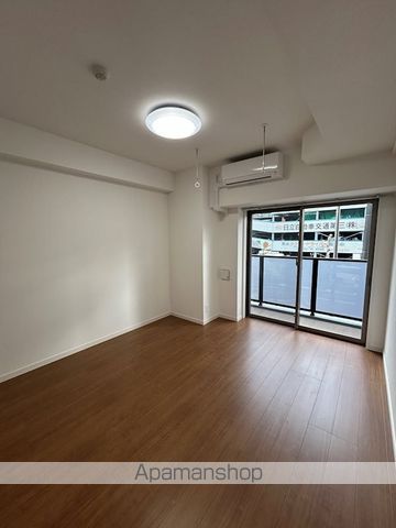ＪＲ常磐線 金町駅 徒歩10分 15階建 築2年の居間写真