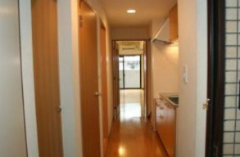 玄関　玄関からお部屋に向けて