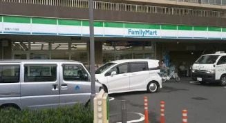 コンビニ　ファミリーマート 東陽六丁目店（コンビニ）まで276m