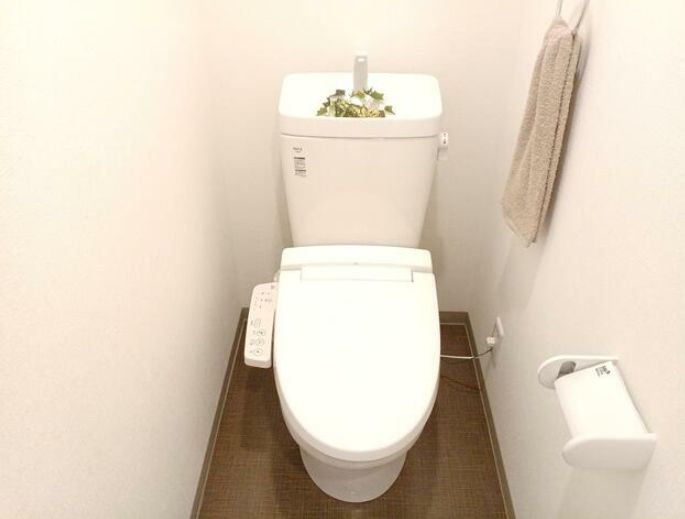 仙台市地下鉄東西線 卸町駅 徒歩15分 2階建 築5年のトイレ写真