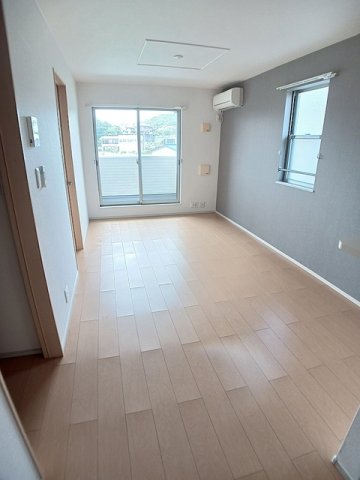 キャッスルビーチ B 2LDKHWの居間写真