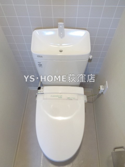 ＪＲ中央線 荻窪駅 徒歩18分 4階建 築37年のトイレ写真