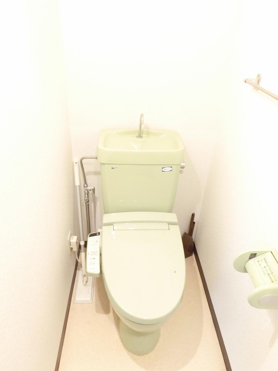 トイレ　トイレ　ウォシュレット付き
