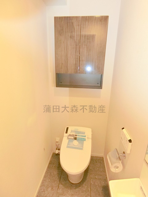 トイレ　温水洗浄便座付きのトイレ