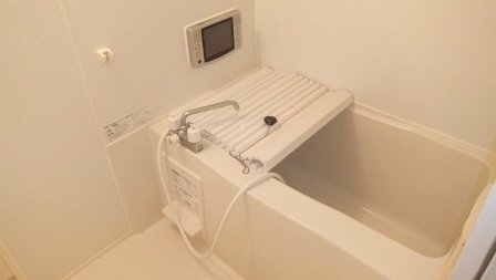 バス・シャワールーム　ＴＶつきのお風呂です