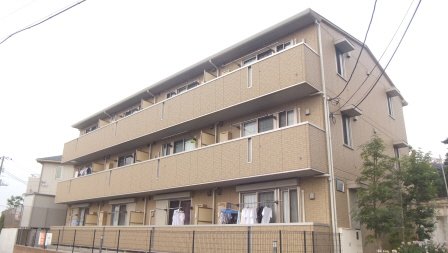 建物外観　鉄骨造のマンション
