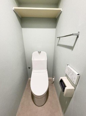 東急田園都市線 桜新町駅 徒歩10分 8階建 築38年のトイレ写真