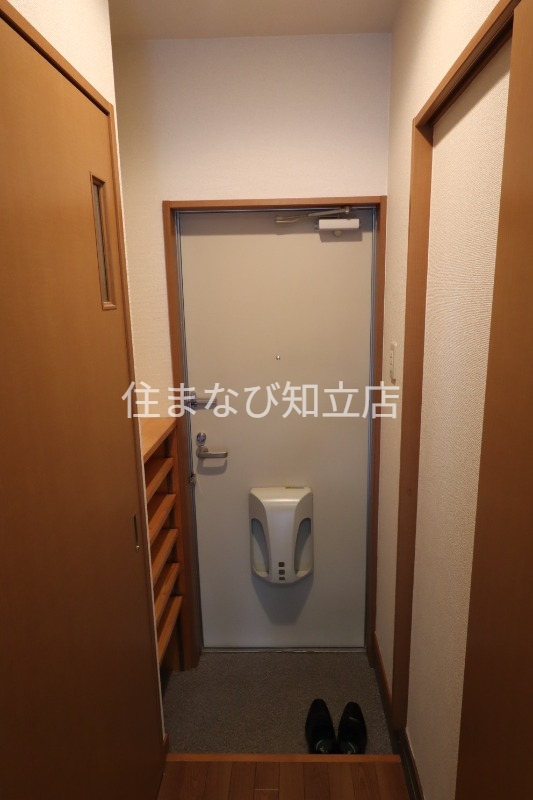 玄関　同型別部屋写真