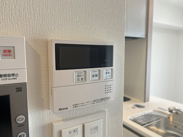 その他設備　給湯器リモコンです