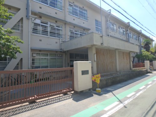 小学校　西宮市立安井小学校（小学校）まで922m