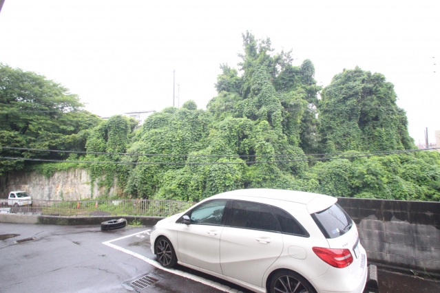 駐車場　※102号室の写真です