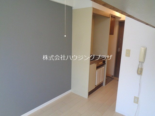 居室・リビング　室内