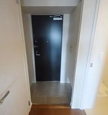 玄関　参考写真：別部屋タイプ