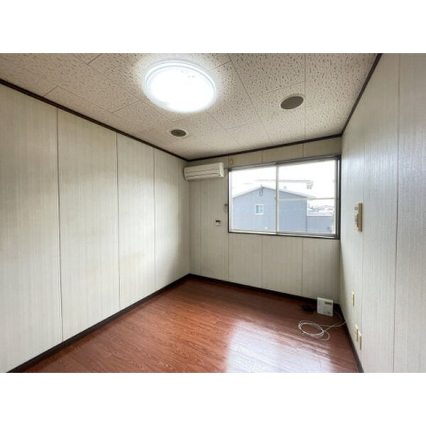 楠コーポラスの居間写真