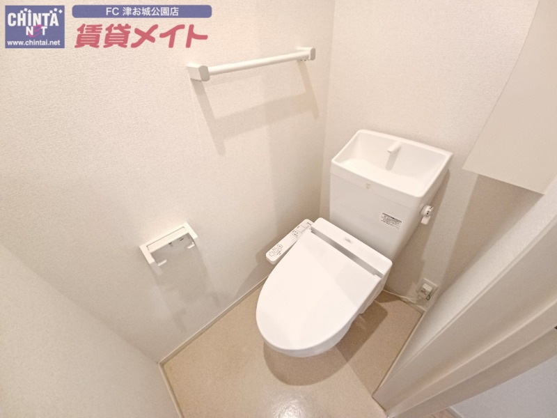 トイレ　同型参考写真