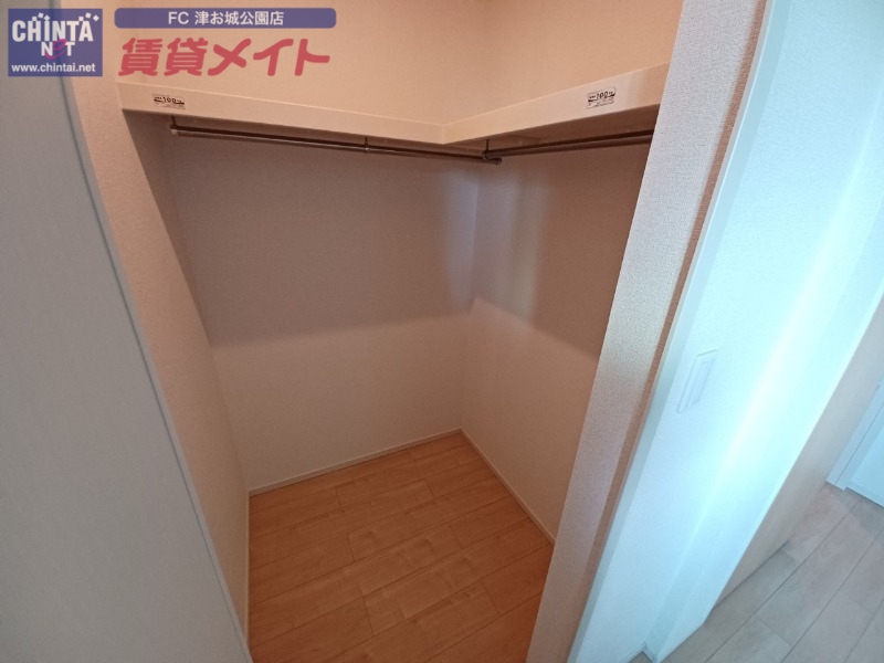 収納　同型参考写真