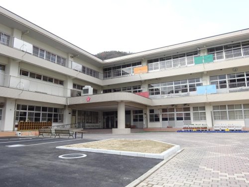 小学校　尾道市立美木原小学校（小学校）まで1569m