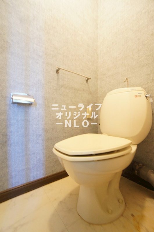 トイレ　お掃除しやすいシンプルなトイレでス☆