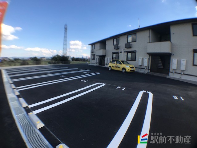 【クレストの駐車場】