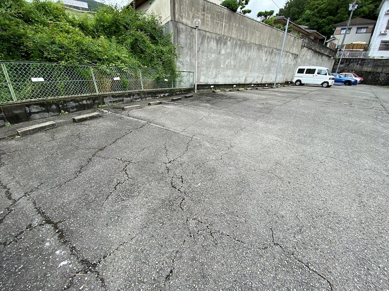 【姫路市北平野のマンションの駐車場】