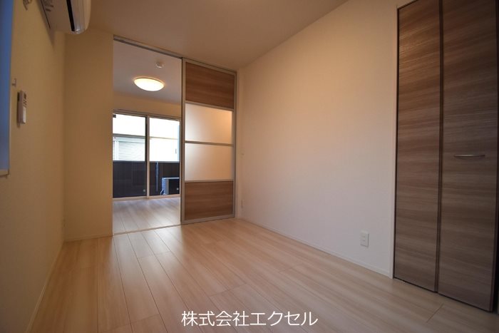 居室・リビング　明るいお部屋です。