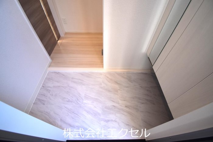 玄関　シューズボックス完備の玄関です。