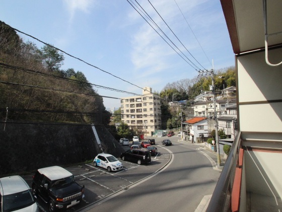 【広島市東区尾長東のマンションのバルコニー】