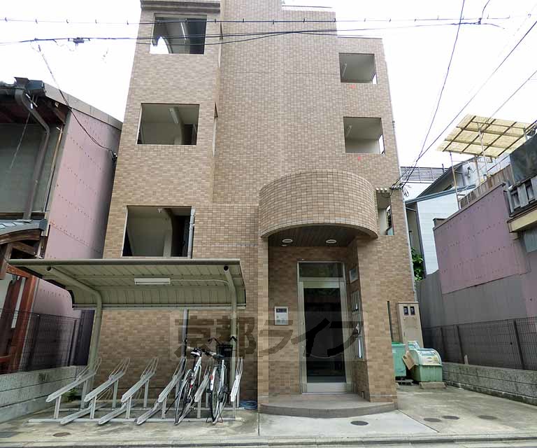 京都市下京区亀屋町のマンションの建物外観