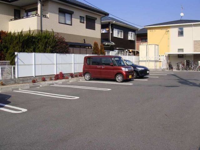 【コータ・コート　Ｇの駐車場】