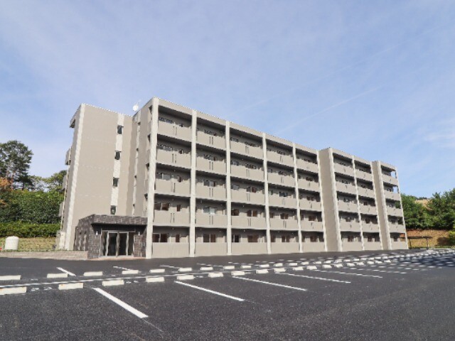 宇都宮市八幡台のマンションの建物外観