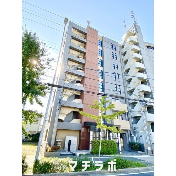 【名古屋市昭和区安田通のマンションの建物外観】