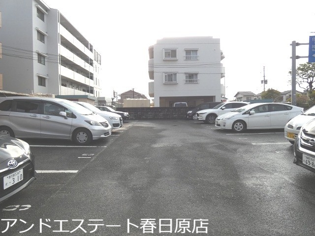 【那珂川市中原のマンションの駐車場】