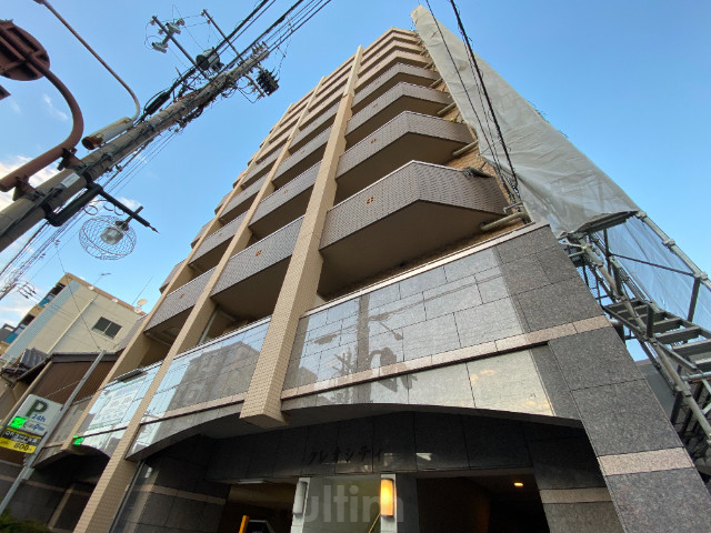 【京都市上京区十四軒町のマンションの建物外観】