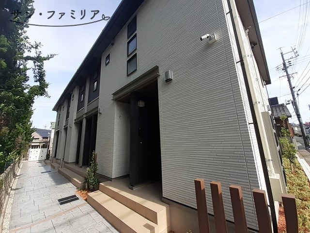 【豊橋市鴨田町のアパートの建物外観】