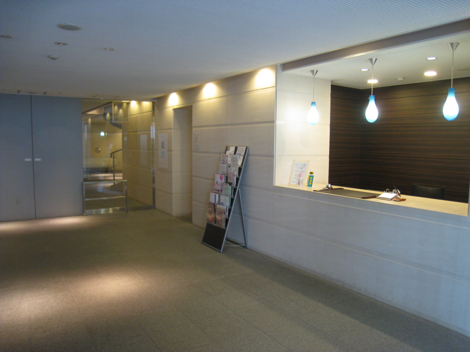 エントランス　コンシェルジュサービス