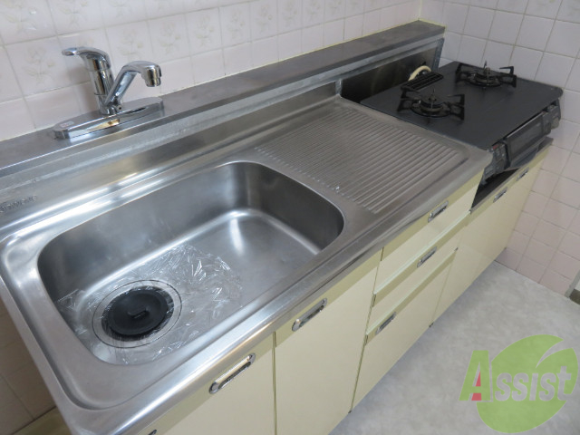 キッチン　シンプルなキッチンです。一人暮らしは最適ですね。