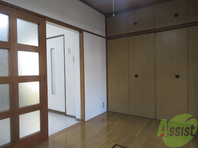 その他部屋・スペース　こちらは６帖の寝室です。シンプルで落ち着きのあるお部屋です。